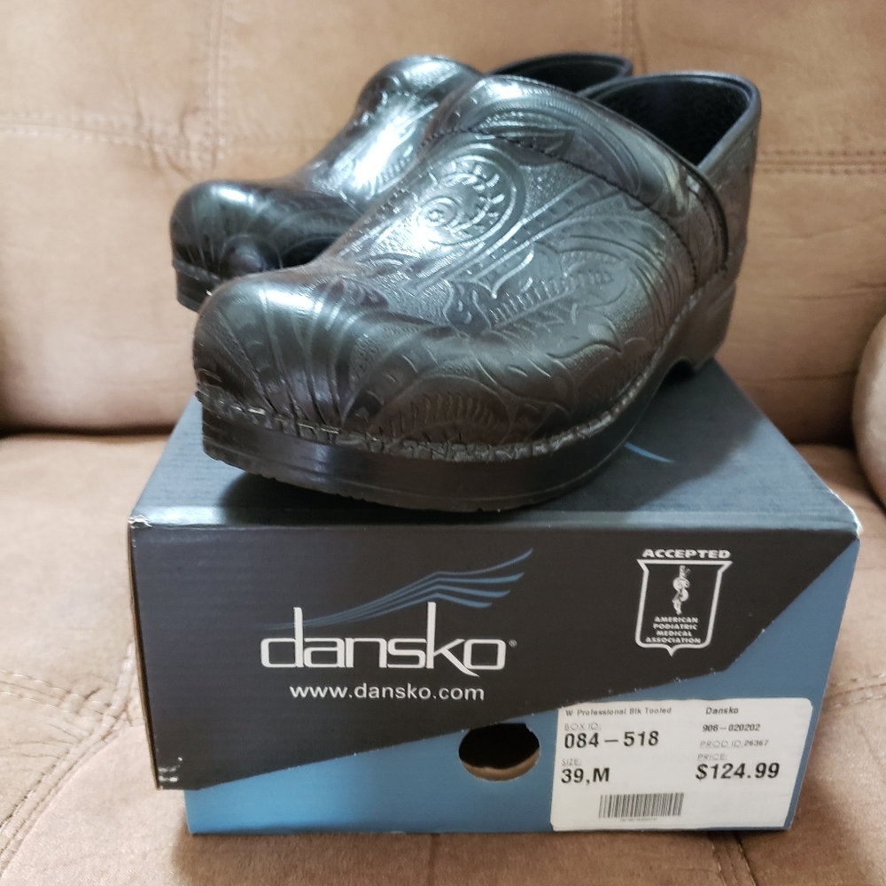 DANSKO TOOLED CLOGS